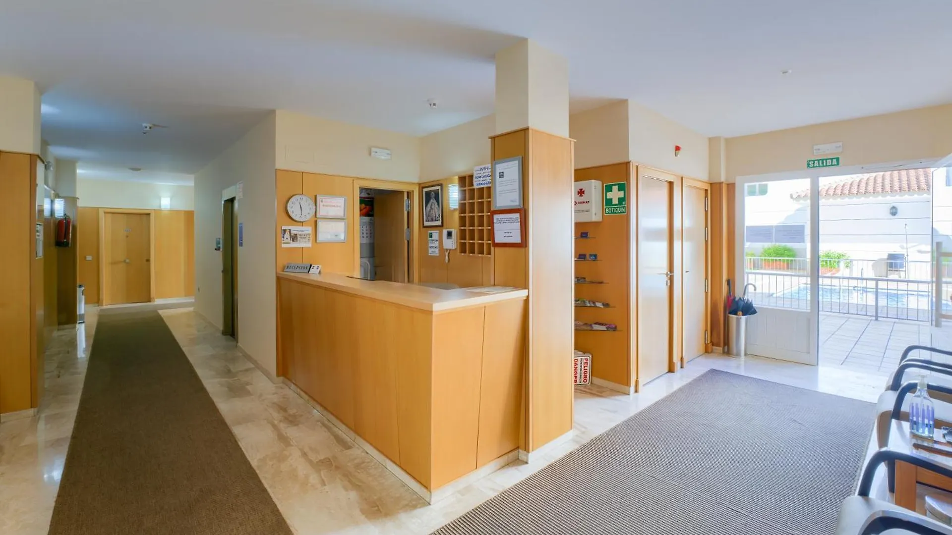Hotel Apartamentos Loto Conil Conil De La Frontera