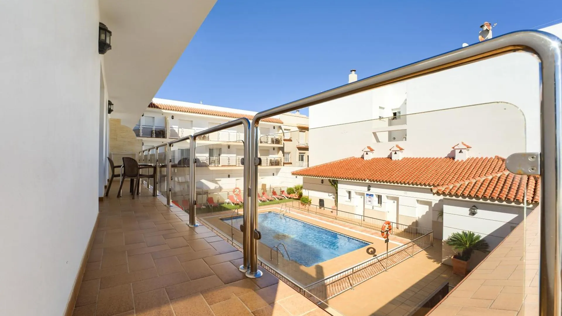 Hotel Apartamentos Loto Conil Conil De La Frontera Apartahotel