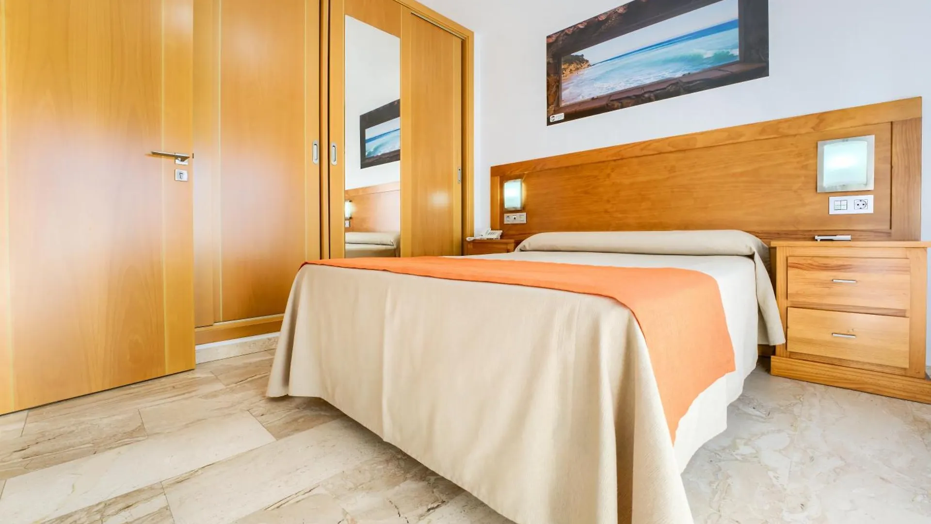 Apartahotel Hotel Apartamentos Loto Conil Conil De La Frontera