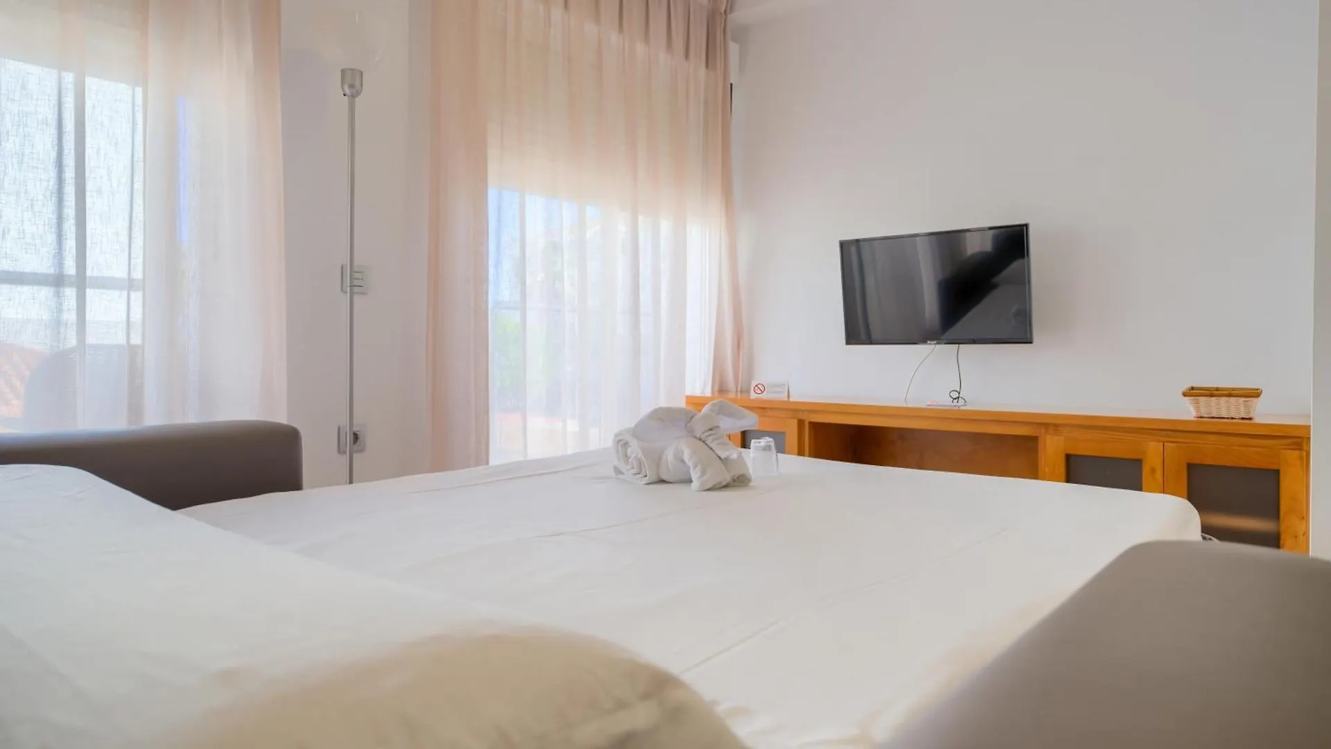 Hotel Apartamentos Loto Conil Conil De La Frontera Spain