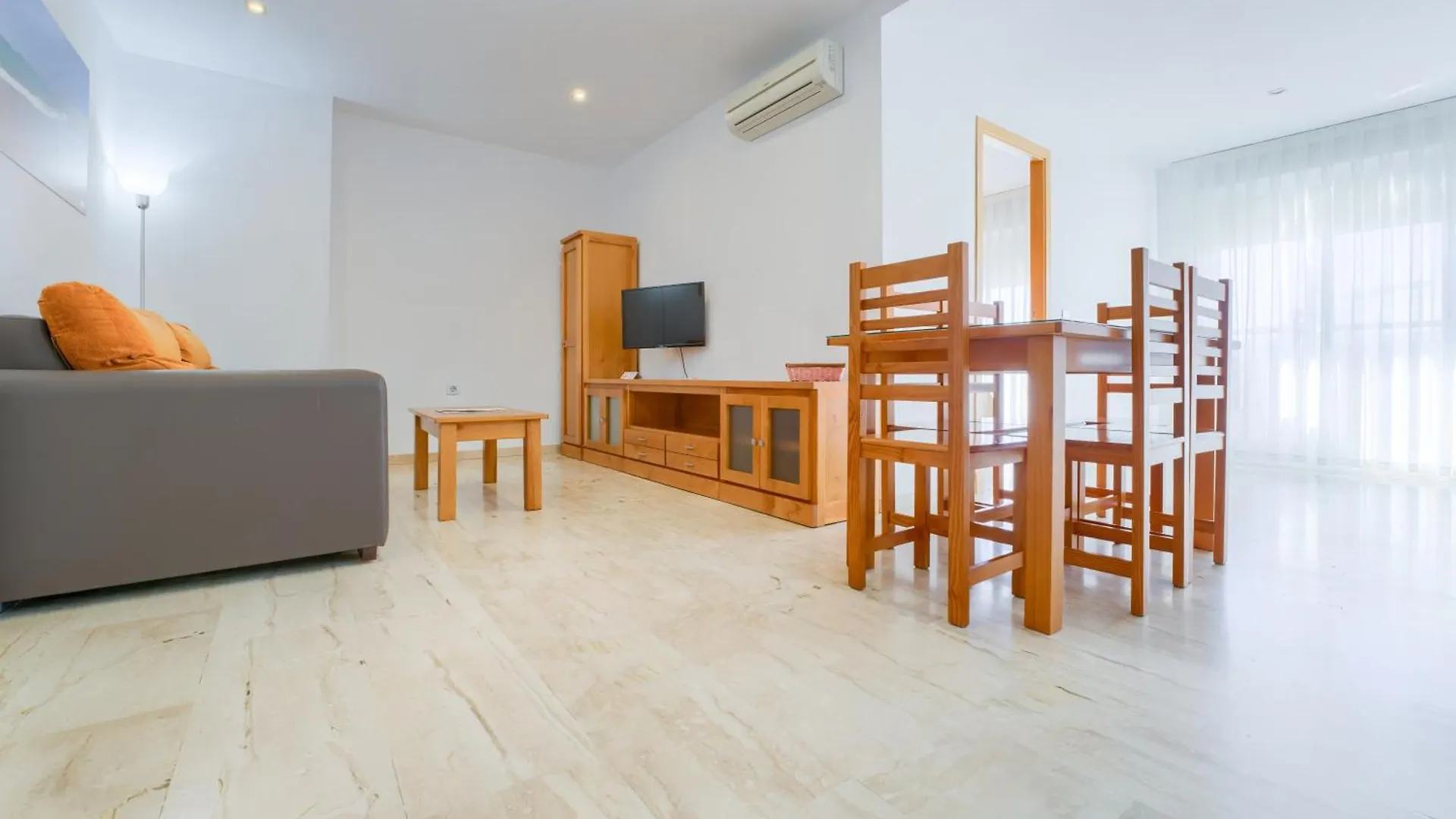 Hotel Apartamentos Loto Conil Conil De La Frontera
