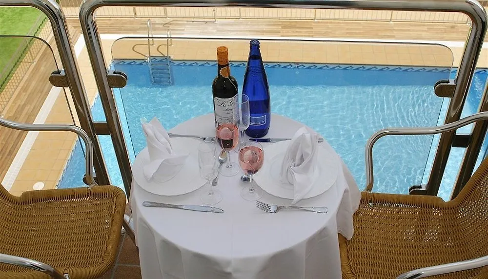 Hotel Apartamentos Loto Conil Conil De La Frontera 3*,